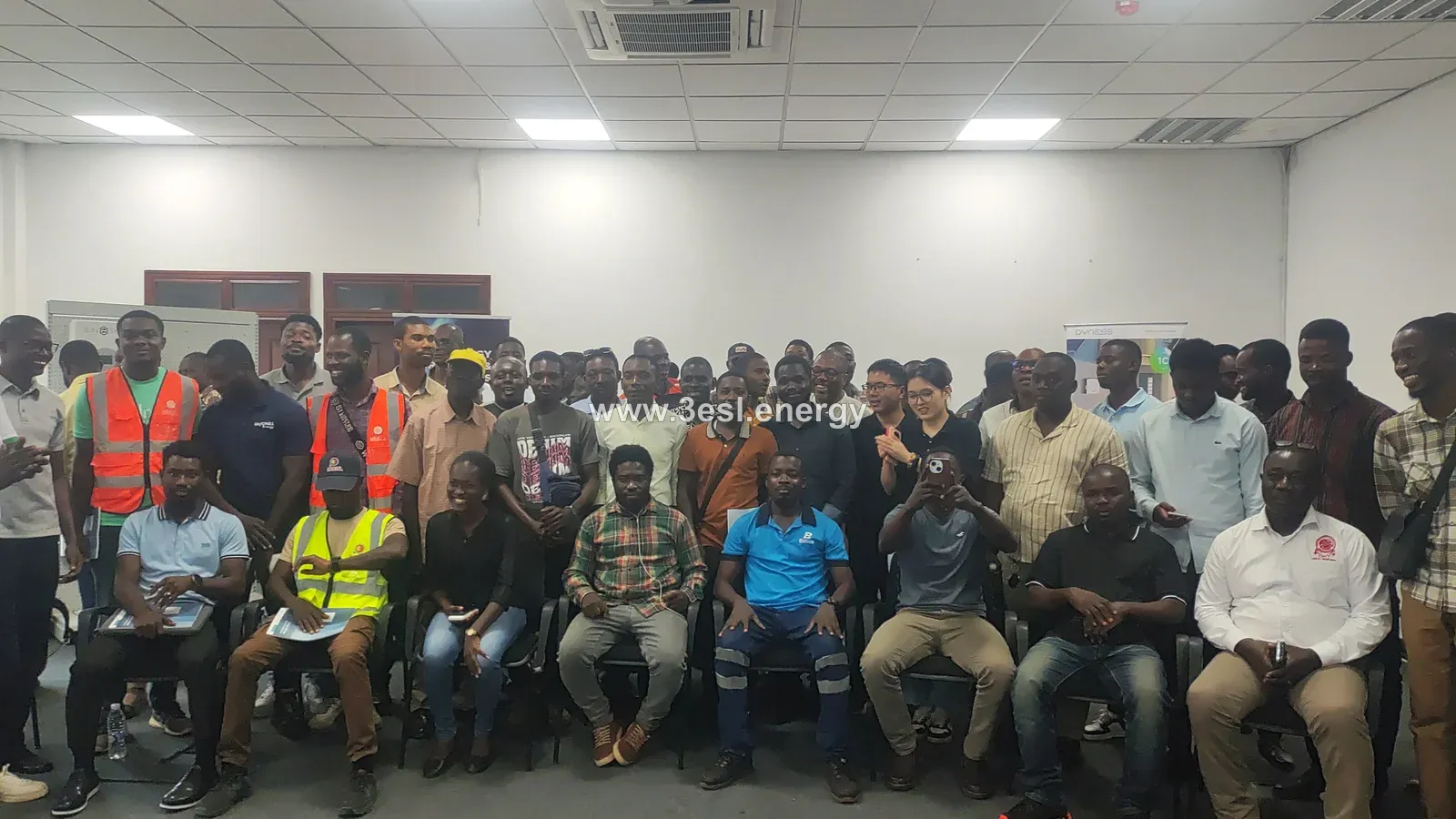 Installers and trainers gathered for a group photograph at a Dyness training event.
